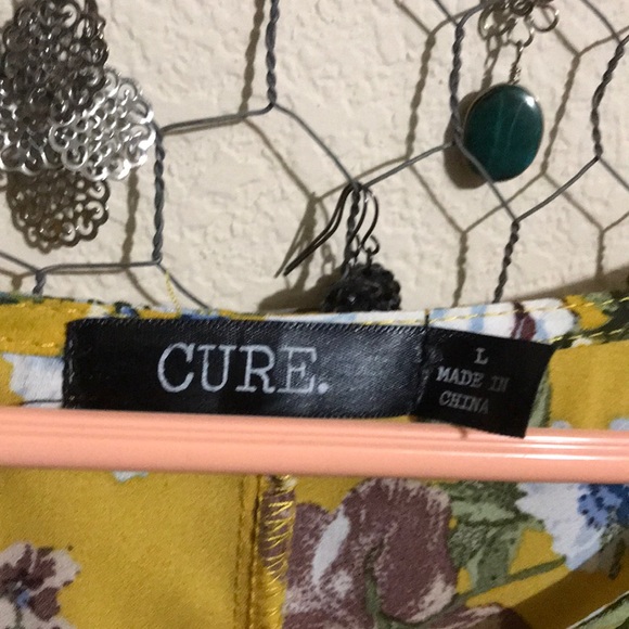 Cute top - Picture 3 of 3